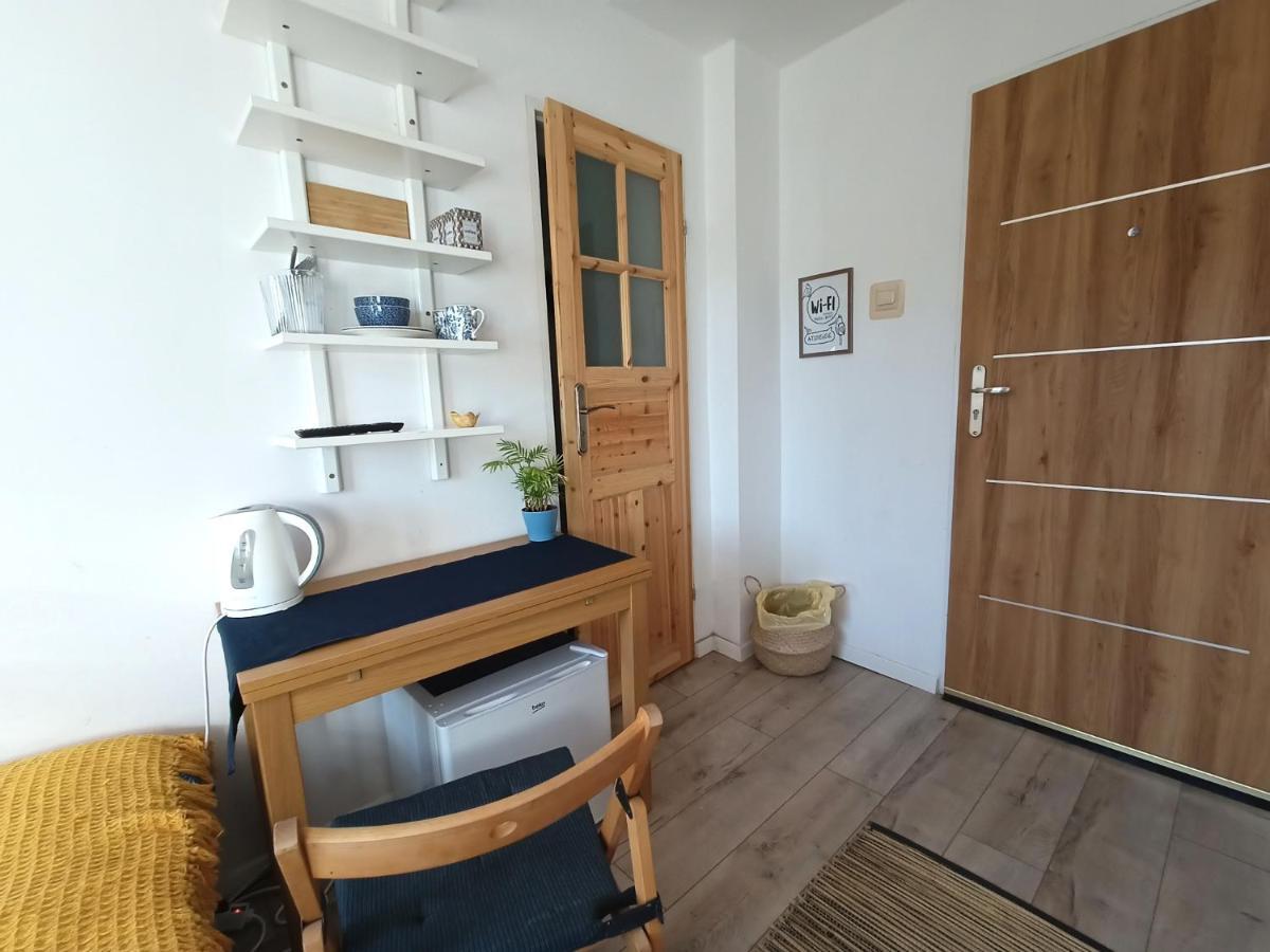 Lemuria Pokoj Z Lazienka Szkolna Legnica Ngoại thất bức ảnh