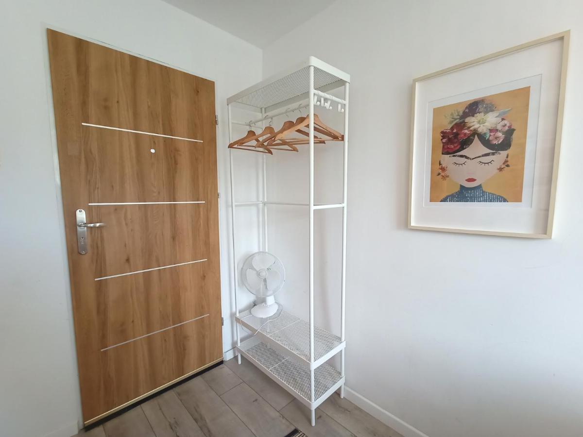 Lemuria Pokoj Z Lazienka Szkolna Legnica Ngoại thất bức ảnh