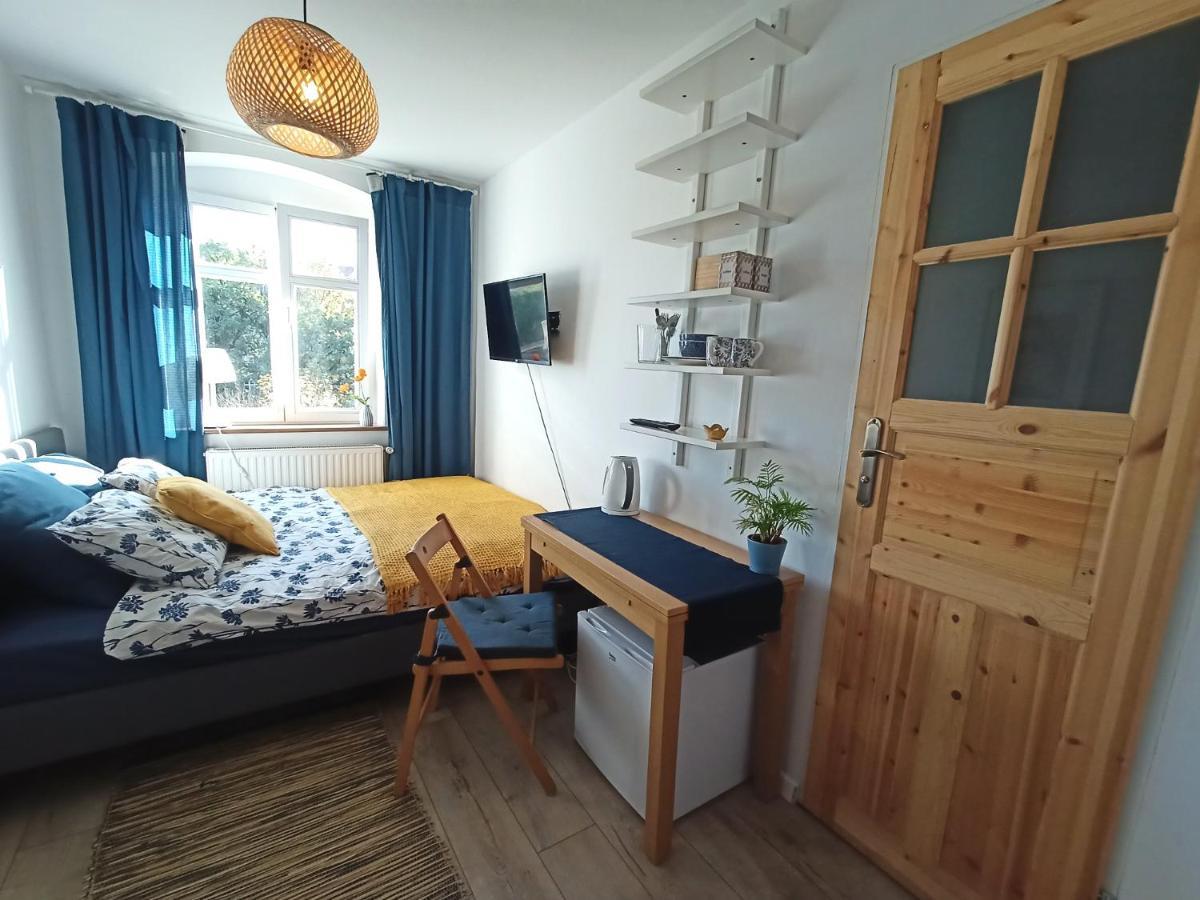 Lemuria Pokoj Z Lazienka Szkolna Legnica Ngoại thất bức ảnh