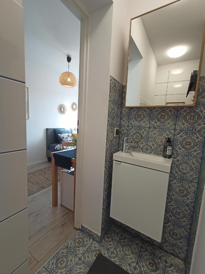 Lemuria Pokoj Z Lazienka Szkolna Legnica Ngoại thất bức ảnh